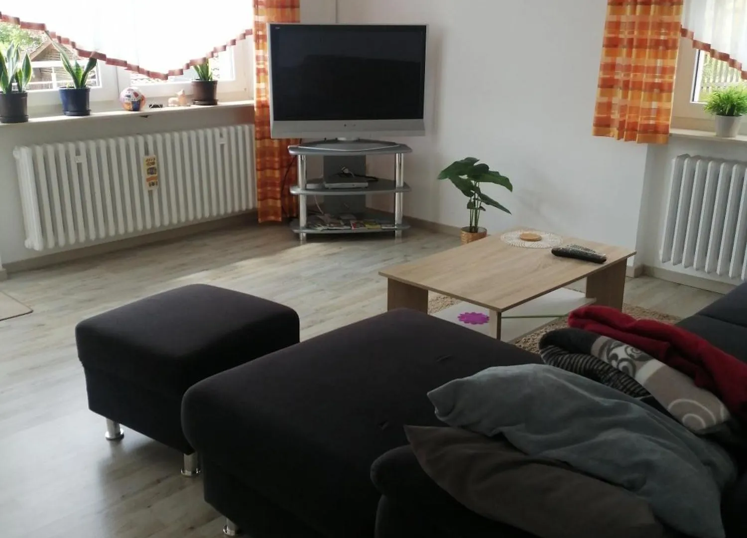 Ruhige Ferienwohnung Am Waldrand. Wildflecken